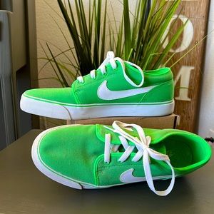 Nike, size 11, lime green, worn once like new.
